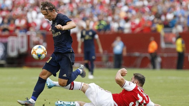 Duel Arsenal lawan Real Madrid di ajang International Champions Cup berakhir imbang di waktu normal. Laga dilanjutkan ke adu penalti
