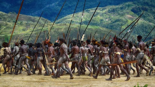 Festival budaya tertua di Papua, Festival Lembah Baliem telah ada sejak 30 tahun lalu. Tapi baru kali ini ada menteri yang datang ke acara di Jayawijaya itu.