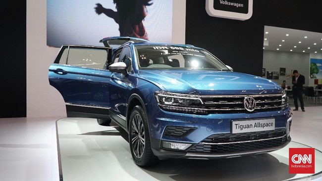 VW Tiguan 7 penumpang masuk ke segmen yang telah diramaikan Honda CR-V 1.500 cc Turbo.