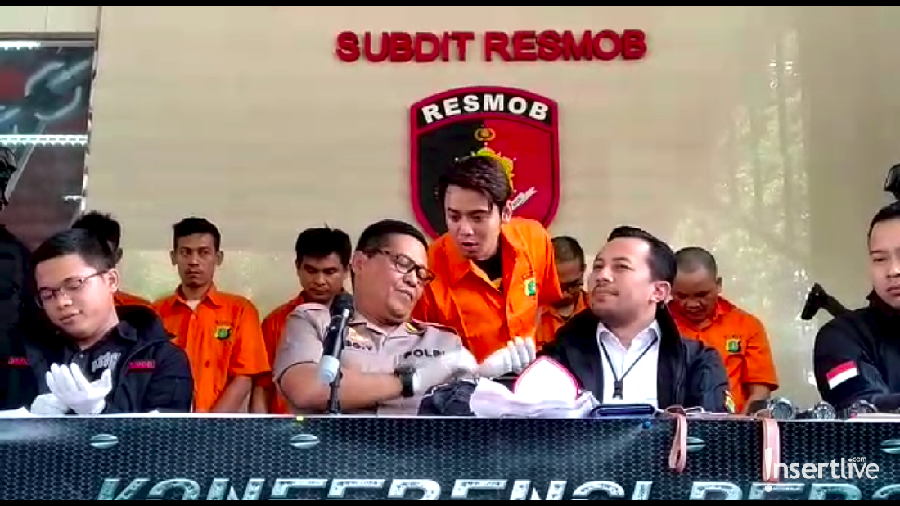 Kriss Hatta kembali ditangkap atas kasus penganiayaan. Ia pun terancam hukuman 2 tahun 8 bulan penjara.