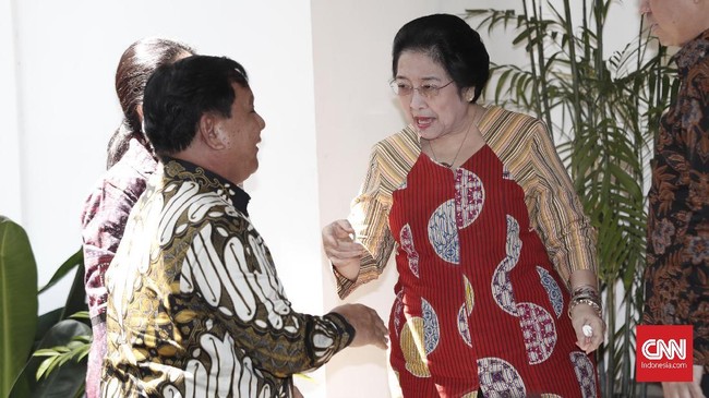 Usai Prabowo temui Megawati, tak menutup kemungkinan ada pertemuan lanjutan, termasuk dengan Jokowi. Megawati menyarankan Prabowo bicara sendiri dengan Jokowi.