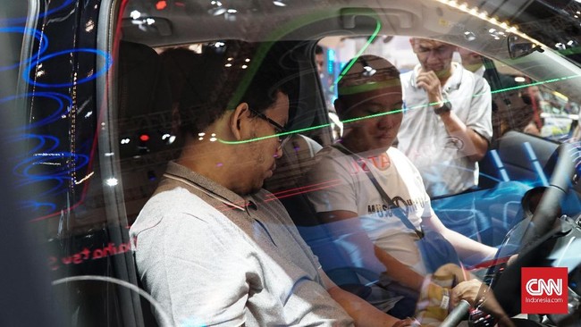 Suasana pameran otomotif di Gaikindo Indonesia International Auto Show (GIIAS) 2019 di ICE BSD, Tangerang, Rabu (24/7). CNN Indonesia/Hesti Rika