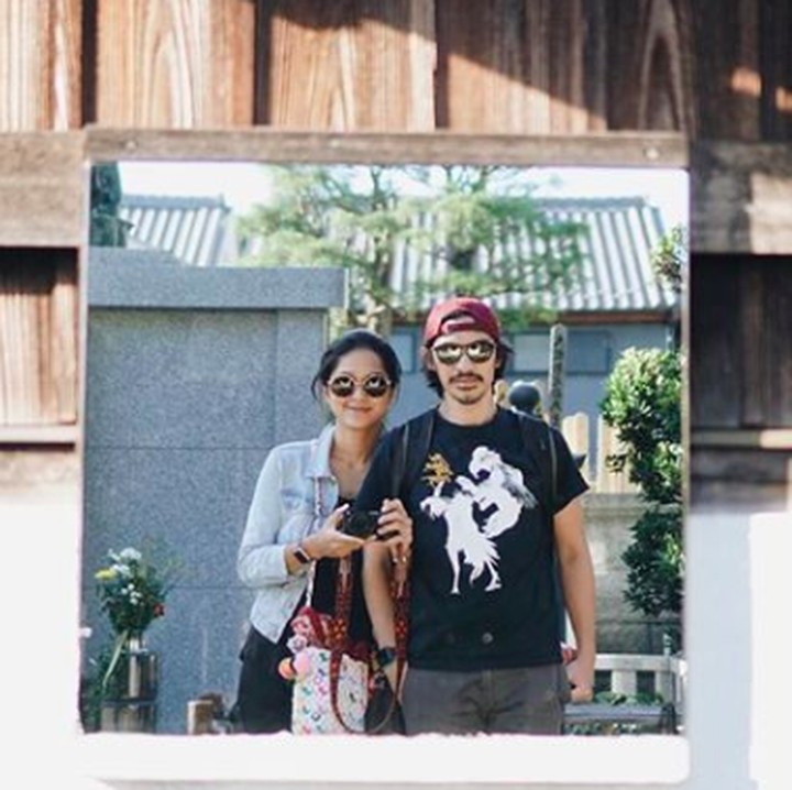 Pada beberapa kesempatan ternyata mereka harus jalani LDR. Salah satunya diceritakan Phia saat suaminya di Hanoi, sedangkan dia ada di Delhi. (Foto: Instagram @prisia)