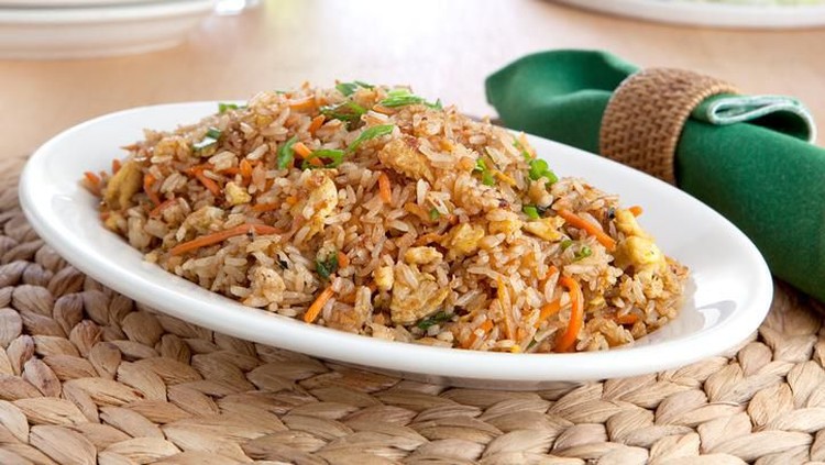 Bunda ingin membuat nasi orak-arik di rumah? Berikut ini tips menggoreng nasi orak-arik untuk mendapatkan hasil sempurna, serta tidak lengket di wajan.