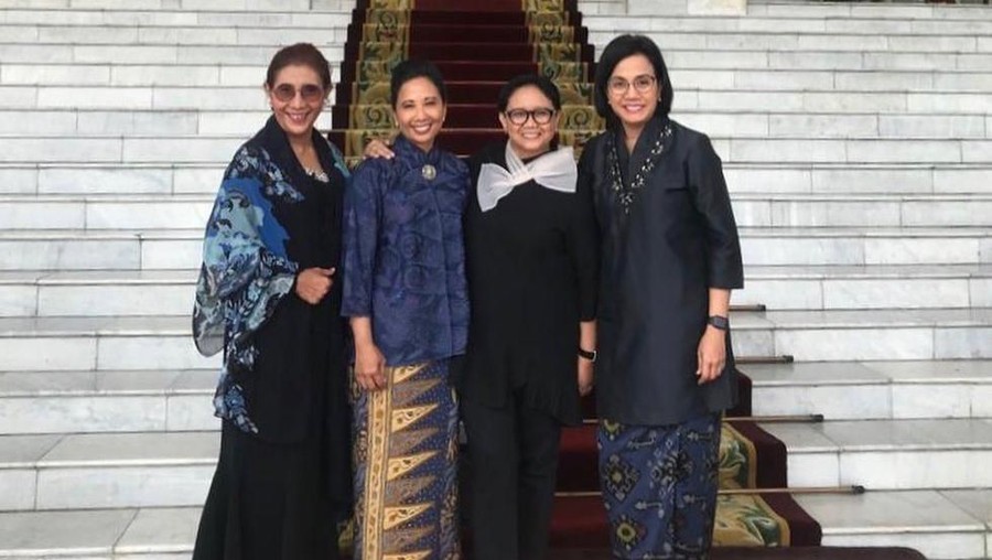 Foto Sri Mulyani, Susi Pudjiastuti, Retno Marsudi, dan Rini Soemarno menjadi perhatian netizen. Keempat menteri itu bahkan disebut sebagai Srikandi Indonesia.