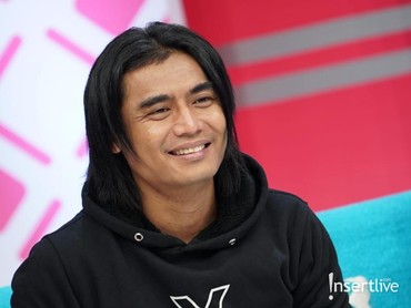 Bebaskan Penyanyi Bawakan Lagunya, Charly Van Houten Justru Tuai Kritik