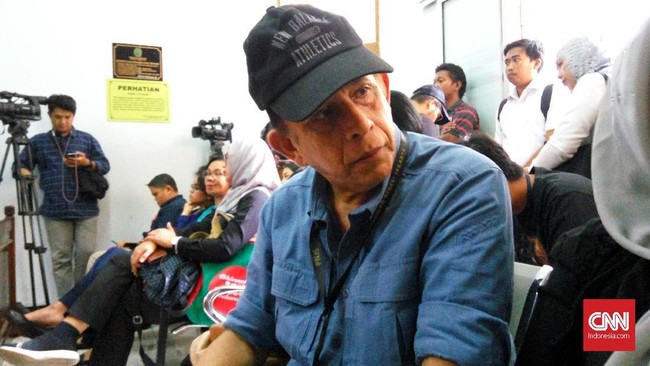 Mantan Kepala Badan Intelijen ABRI (BIA) Zacky Anwar Makarim datang dan mendukung tersangka kasus senjata api ilegal Kivlan Zen di sidang praperadilan.