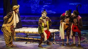 FOTO: Kritik Sosial Teater Koma di 'Goro-Goro: Mahabarata 2'