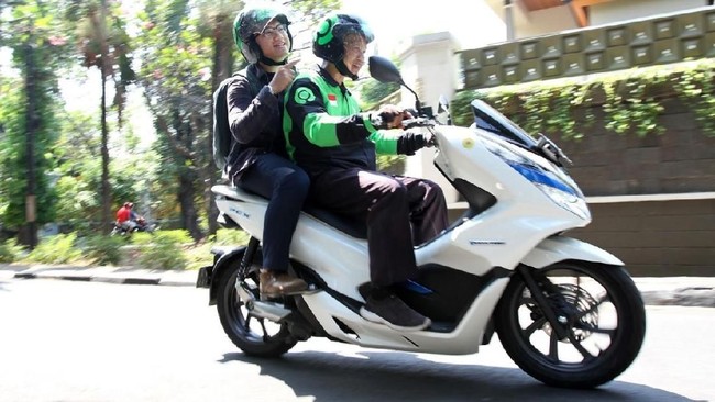 Gojek telah membeberkan strategi besar di Indonesia, yakni mengganti semua mobil dan motor menjadi listrik pada 2030.
