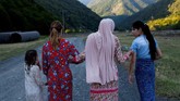 FOTO: Kisah Muslimah Georgia Bertahan Hidup di Tengah Konflik Seorang Muslimah Georgia, Leila Achishvili berjuang seorang diri demi kemerdekaan dirinya di kawasan timur laut Georgia yang didominasi sistem patriarki.