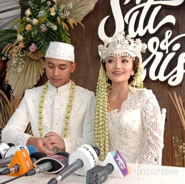 Foto Mesra Siti Badriah-Krisjiana di Kolam Renang Jadi Sorotan