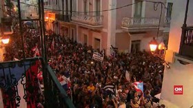 VIDEO: Gubernur Mundur, Warga Puerto Rico Bersorak