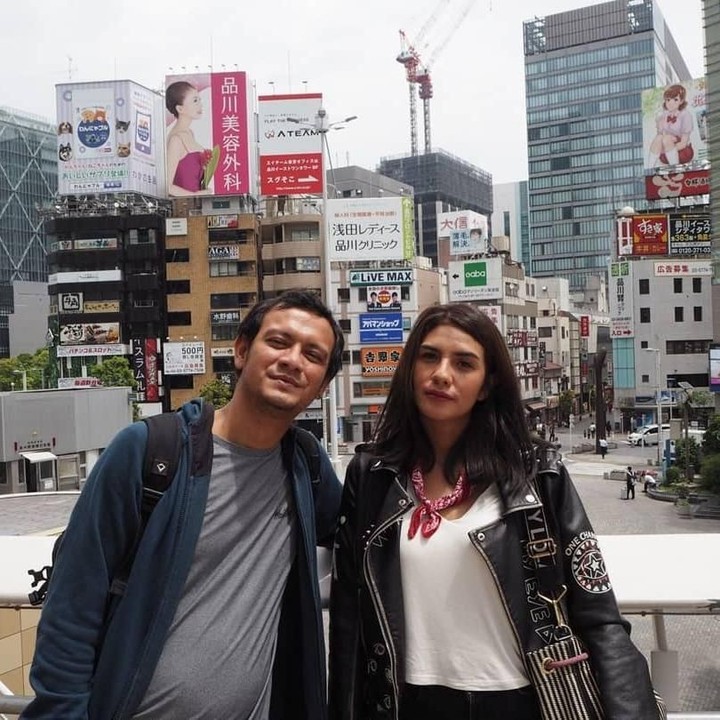 <p>Nah kalau yang ini, ketika Eno dan Nadila liburan ke Jepang. Masih terlihat seperti anak muda ya, Bun. (Foto: Instagram @nadila_ernesta)</p>