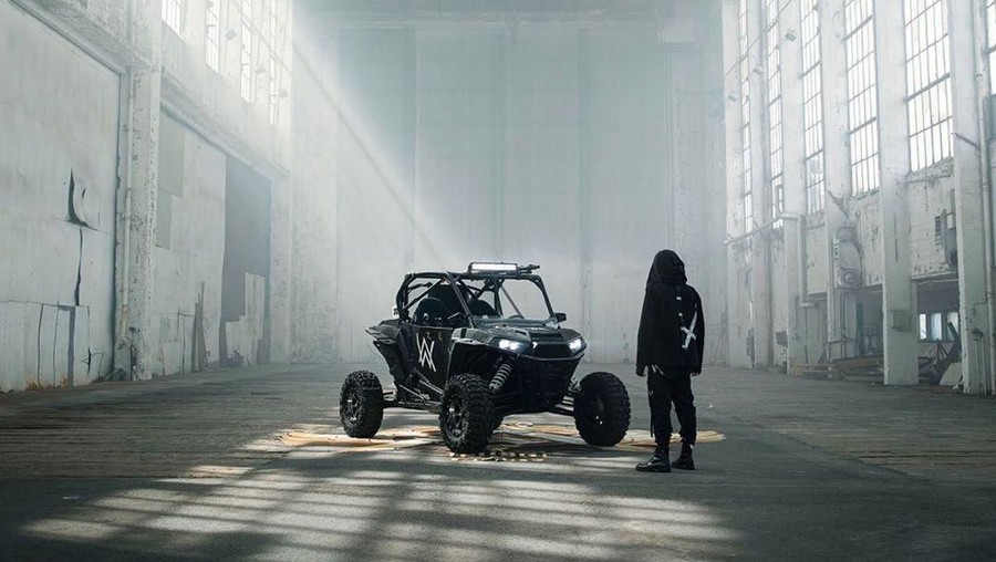 Lirik Lagi Live Fast (PUBGM) - Alan Walker x A$AP Rocky Lirik lagu Live Fast yang menjadi theme song PUBGM, kolaborasi Alan Walker dan A$AP Rocky.