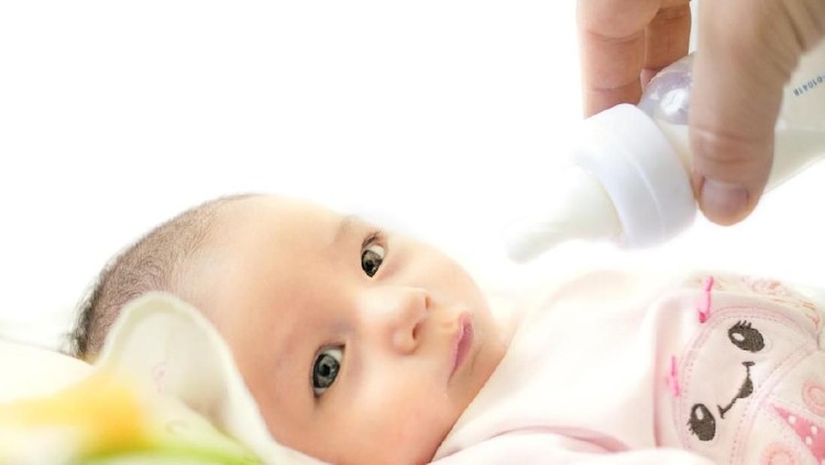 Pemberian ASI Perah Bikin Bayi Menolak Menyusu di Payudara?