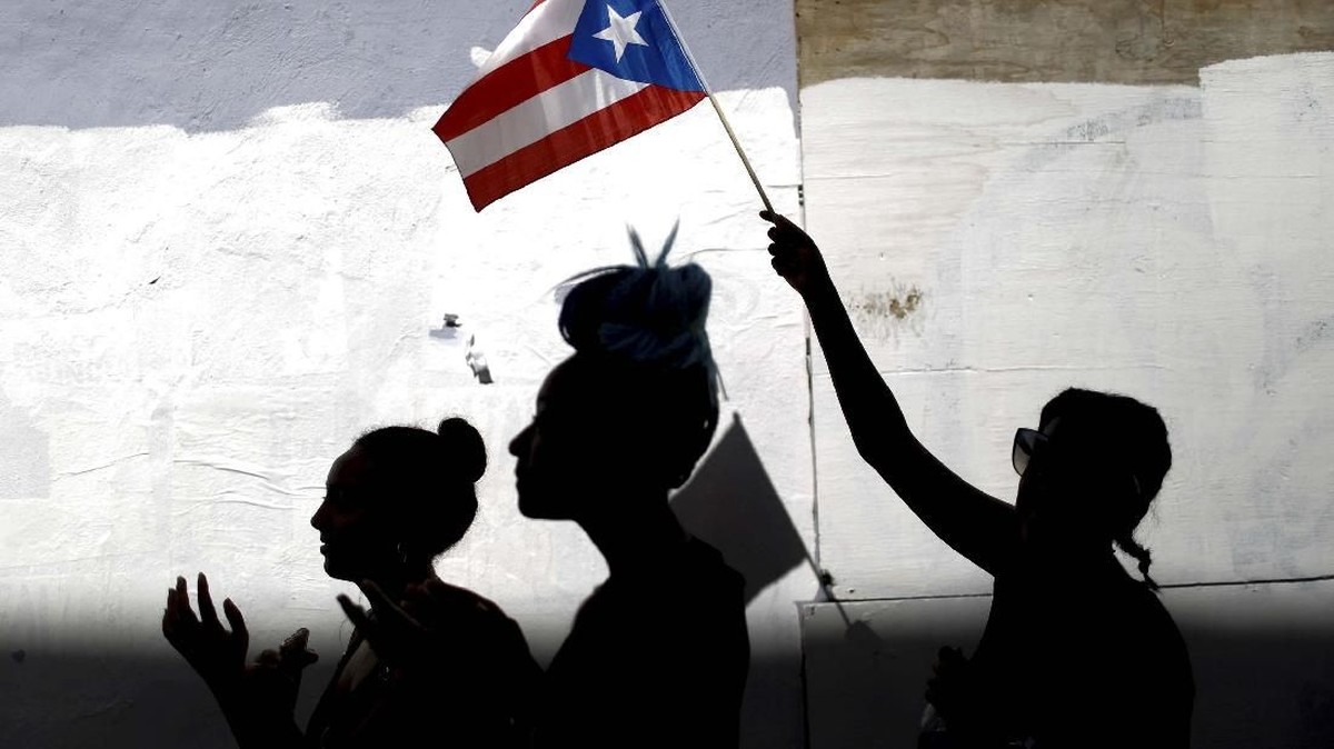 FOTO : Gelombang Demo Buat Gubernur Puerto Rico Mundur