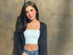 Usai Kebaya Sesak, Kini Gaya Millendaru Berkaftan Merah Bikin Gagal Fokus