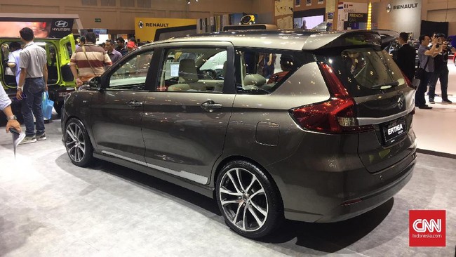 Mengganti pelek menjadi ukuran lebih besar dapat membuat mobil menjadi boros bensin, simak alasannya di artikel ini.