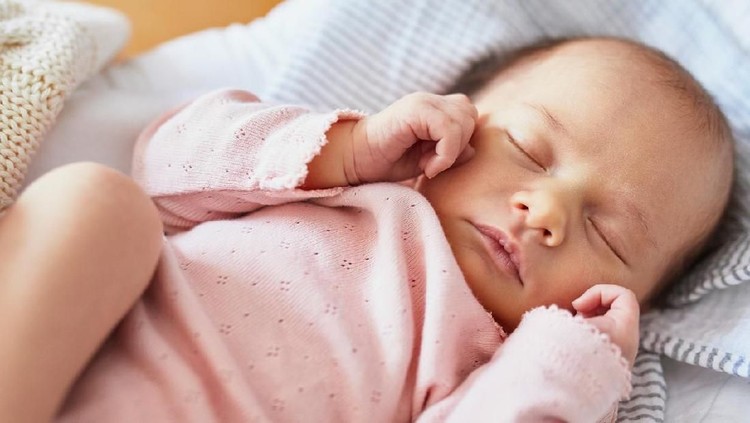 Inspirasi memberi nama bayi buat si gadis cilik bisa Bunda dan Ayah dapat salah satunya dari Bahasa Sansekerta.