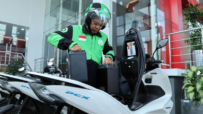 Studi proyek pilot commercial Pertamina-Gojek dilakukan pada Desember, melibatkan 25 motor listrik dan lima stasiun penukaran baterai di Jakarta Pusat.
