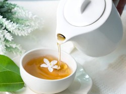 Minum Teh Jasmine Setiap Hari, Dapatkan 4 Manfaat Menyehatkan Tubuh