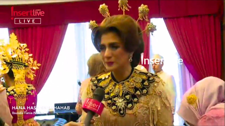 Pakai adat Gorontalo sudah menjadi tradisi dalam keluarga Tania Nadira.