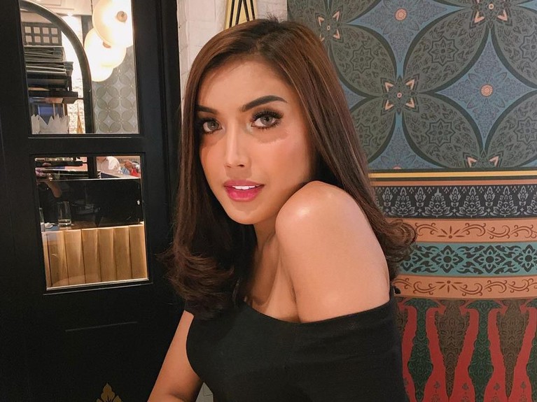 Transformasi Millendaru yang Bikin Heboh Transformasi Millendaru yang sempat bikin heboh dengan keputusannya untuk bergaya seperti perempuan.