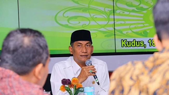 Dari data LHKPN, sebagai calon penyelenggara total harta kekayaan Bupati Kudus Tamzil berjumlah Rp912.991.616.