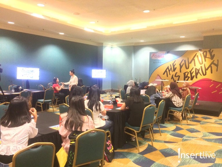 Jakarta X Beauty 2019 baru saja dibuka pada Jumat (26/7). Acara yang mengusung tema Beauty Power ini disambut dengan antusiasme tinggi para pengunjung.
