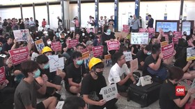 VIDEO: Aksi Protes di Hong Kong Meluas ke Area Bandara