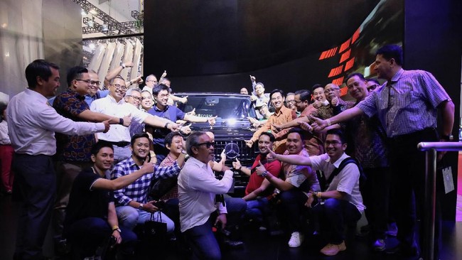 Mercedes Jip Indonesia (MJI) mendatangi stan Mercedes-Benz di Gaikindo Indonesia International Auto Show (GIIAS) untuk merayakan ulang tahun G-Class ke-40.