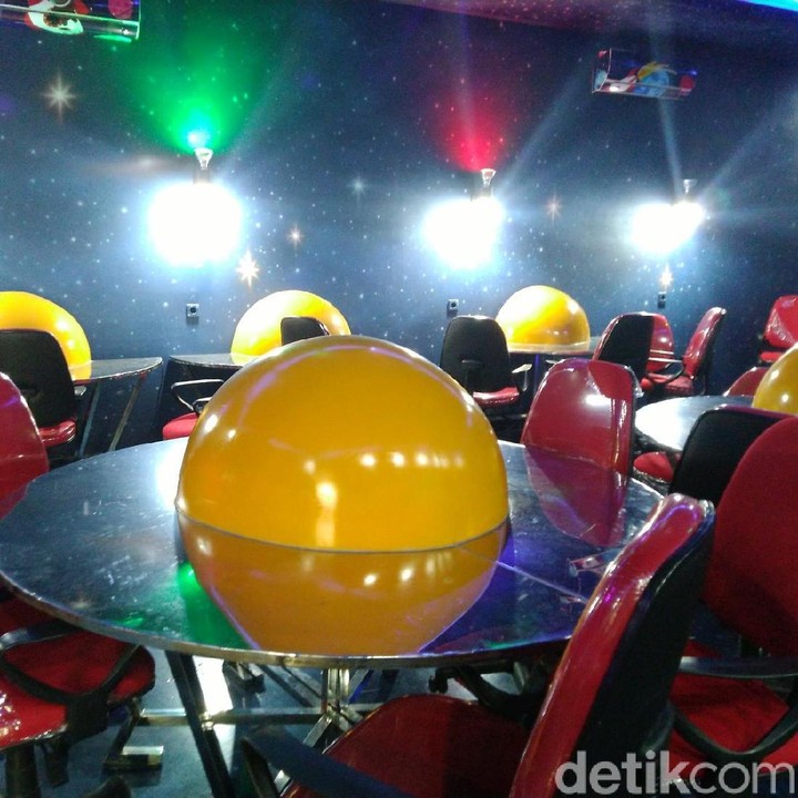 Ruang baca ini memiliki daya tampung hingga 50 anak. Ruangan ini juga dilengkapi dengan pengeras suara untuk menjelaskan planet-planet di tata surya. Foto: Dadang Hermansyah/detikcom