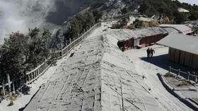 Abu Vulkanis Tangkuban Parahu Tak Ganggu Penerbangan