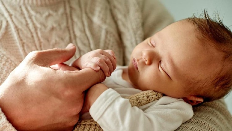Bunda sedang mencari inspirasi nama yang cocok untuk disandangkan pada si kecil? Cek 15 nama bayi yang sudah HaiBunda rangkum berikut ini yuk!