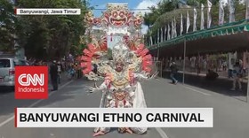 VIDEO: Busana Atraktif Dalam Banyuwangi Ethno Carnival