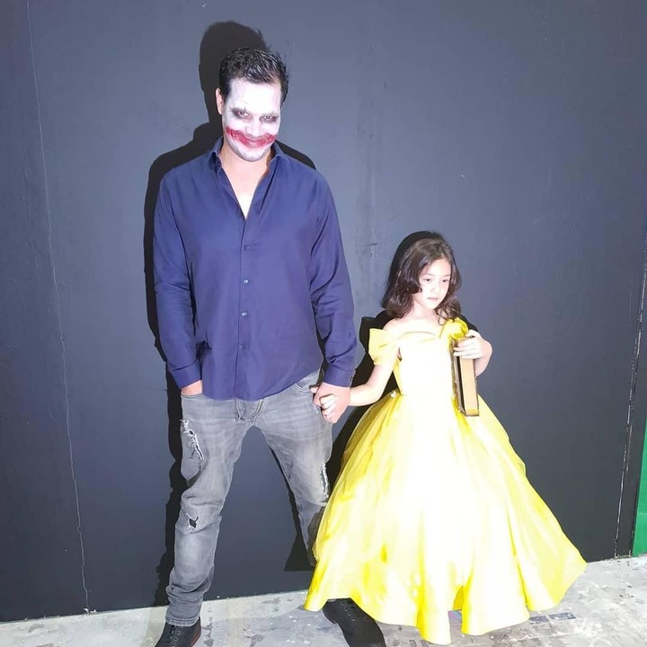 <p>Hallowen ala Zack Lee dan Mikha. Mikha jadi putri Belle, cantik banget ya, Bun? (Foto: Instagram @zackleelife77)</p>
