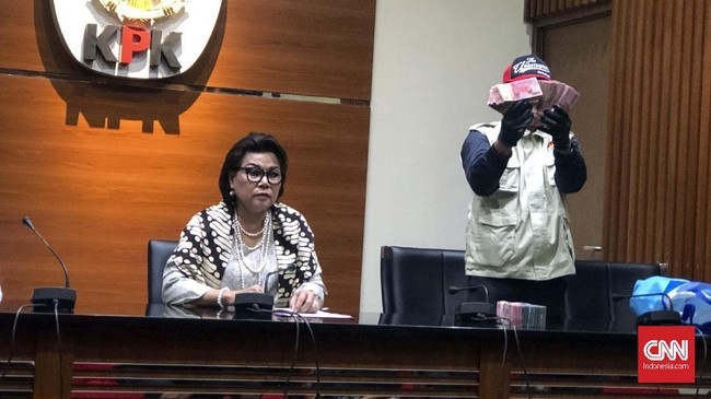KPK akhirnya menetapkan Direktur Keuangan Angkasa Pura II Andra Y. Agussalam sebagai tersangka suap proyek BHS di PT Angkasa Pura Property.