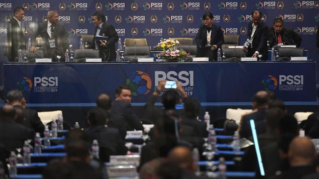 Lima tokoh digadang-gadang oleh netizen layak untuk menduduki kursi Ketua Umum PSSI menggantikan Mochamad Iriawan pada Kongres Luar Biasa (KLB) 2023 mendatang.
