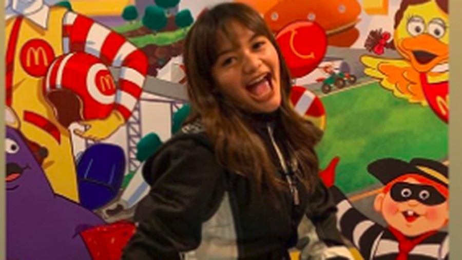 Selamat ulang tahun Amel.