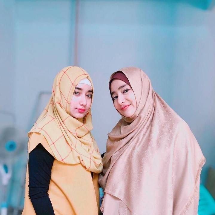 Cindy Fatika Sari dan anak sulungnya, Tengku Syaira Anataya, yang kini berusia 19 tahun. Keduanya sama-sama cantik ya, Bun.