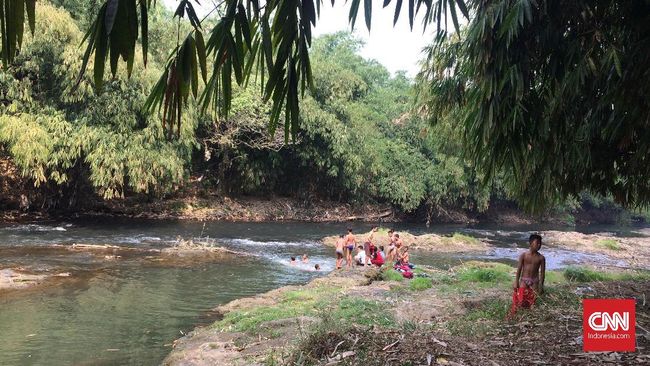 Melihat Sungai Ciliwung di Depok seakan membawa imaji tentang 'sosok' sungai yang bersahaja.