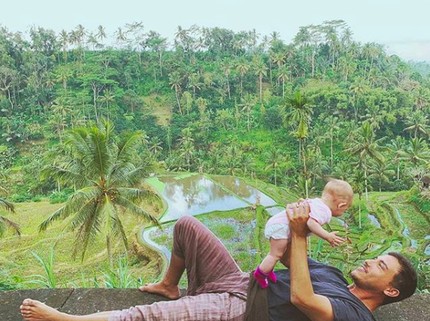 7 Momen Manis Hamish Daud Bareng Putri Kecilnya, Zalina