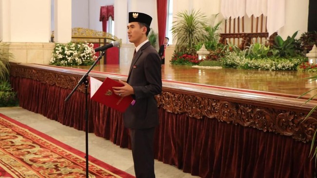 Kemenpora menegaskan penggunaan celana panjang oleh anggota Paskibraka Nasional 2019 putri sudah melalui keputusan rapat dan didasarkan pada perpres yang baru