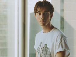 Lirik Lagu Home Is in Your Eyes - Greyson Chance