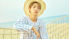 Fan Kesal Agensi Biarkan Renjun 'NCT' Kehujanan