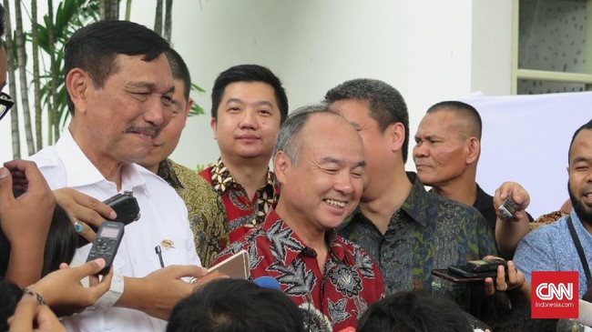 Masayoshi Son adalah pendiri sekaligus CEO Softbank. Orang terkaya ketiga di Jepang ini mendanai Grab, Tokopedia dan sempat tertarik berinvestasi di IKN.