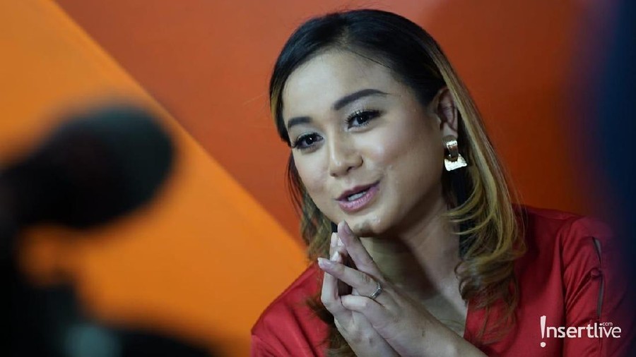 Kabar kedekatan hubungan Juwita Bahar dengan Ruben Onsu di masa lalu.