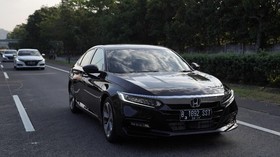 Rayuan Turbo dan Fitur Cerdas Accord Baru
