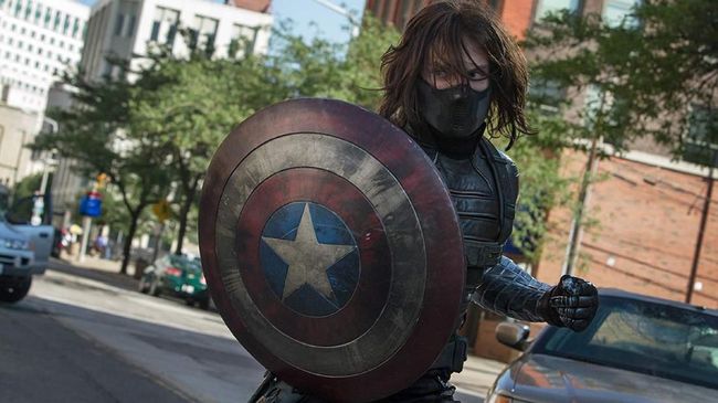 Sekalipun bersahabat, Bucky Barnes alias Winter Soldier mengaku Sam Wilson alias Falcon lebih pantas menyandang tameng Captain America.