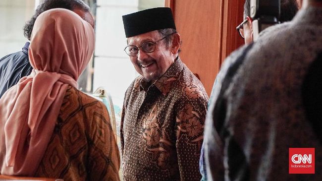 Sebagai yang pernah memerankan sosok BJ Habibie, Reza Rahadian juga memiliki kedekatan yang erat dengan sosok Presiden ketiga Republik Indonesia tersebut.
